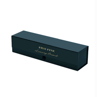 Boîte à rabat de ceinture magnétique de luxe Emballage aseptique avec poignée en ruban Boîtes à chaussettes rose noir en papier carton rigide rigide avec logo personnalisé