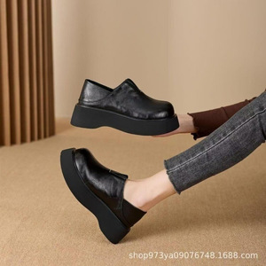 Primavera 2025, nuevos mocasines sin cordones de suela gruesa Birkenstocks de suela blanda bidireccional para mujer de gama alta, planos ajustados perezosos - Product Image 2