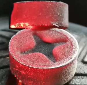 HongQiang 35mm étoile ronde charbon de <span class=keywords><strong>bois</strong></span> Shisha narguilé charbon éclairage rapide comprimés fruits <span class=keywords><strong>bois</strong></span> matière première ananas goût - Product Image 4