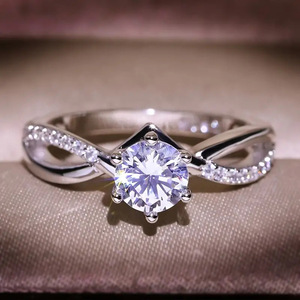 Anello dal Design Classico Solitario, Stile Elegante per Donne - Product Image 2