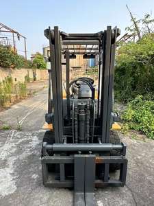 Chariot élévateur d'occasion KOMATSU TCM en stock – Chariot élévateur KOMATSU 3 tonnes FD25T3, 1,5 tonne, 2,5 tonnes, 3 tonnes, 5 tonnes, fabriqué au Japon, diesel, climatisation, haute efficacité - Product Image 3