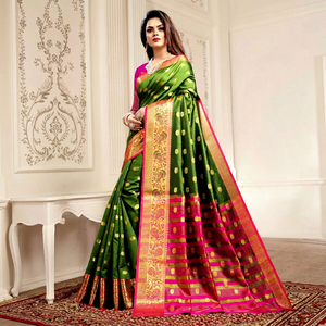 Sari en soie verte avec bordure rose, tenue traditionnelle indienne pour mariage et fête, pour femme, longueur au sol, coupe classique, sans plis, séchage rapide - Product Image 1