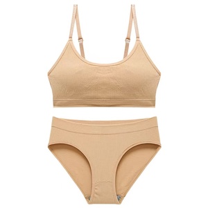 Ensemble de sport OEM personnalisé pour femme, nouveau, sans couture, respirant, rembourré, sans armatures, uni, séchage rapide, avec culotte bikini, pour adultes, teinture unie - Product Image 1