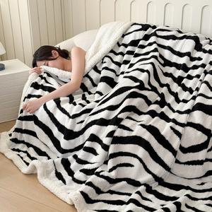 Nouvelle couverture de lit en polyester jacquard taffetas cationique double couche, teint en fil, rayée/unie, personnalisable et écologique - Product Image 3