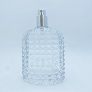 Flacon de parfum en verre gaufré de 50 ml rechargeable avec bouchon en plastique pour soins personnels - Product Image 2