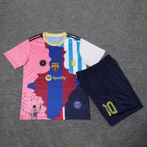 Hochwertige Gedenk-Fußballtrikots für Kinder, Trainings- und Sportbekleidung, Fußballuniformen zum Verkauf - Product Image 3