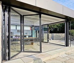 Porte pliante accordéon américaine légère en aluminium, minimaliste, pour intérieur, avec verre feuilleté coupe-vent - Product Image 5