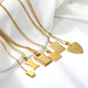 Collier avec pendentif lettre personnalisable en acier inoxydable plaqué or 18 carats, bijoux de mode de haute qualité pour femmes - Product Image 1