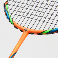Venta al por mayor de alta calidad de grafito módulo personalizado profesional de fibra de carbono raqueta de bádminton bate con una bolsa de transporte