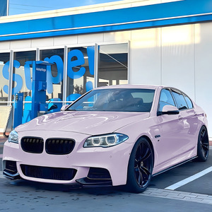 Kit de jupes latérales BMW Série 5 F10 F11 Noir Piano Texture Fibre de Carbone 2011-2017 Modèles M Sport - Product Image 1