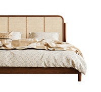 Lit Queen en rotin de design français avec tête de lit haute, sommier en bois massif naturel, lattes durables et luxueuses