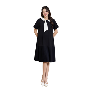 V1431 Vestido plisado de manga corta con cuello de lazo, tela suave de sarga italiana, sin arrugas, absorbente del sudor, precio al por mayor - Product Image 1