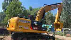 Excavatrices Caterpillar 320 d'occasion certifiées CE, 20T, peu d'heures de fonctionnement, avec accessoires : pince et bêche. - Product Image 5