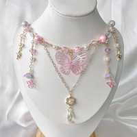 Certifications de qualité exquis doux rose résine perlée collier ras du cou grand papillon pendentif à breloque Imitation perle gland