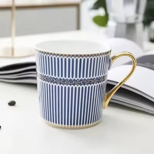 Mug à café en céramique de style nordique simple, peint à la main, multicolore, créatif, 301-400 ml, compatible lave-vaisselle et micro-ondes, haut de gamme - Product Image 3