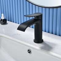Robinet de salle de bain cascade à canal ouvert noir mat, corps rond, levier plat, montage sur plan, mitigeur de lavabo monotrou