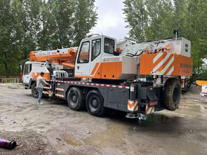 Grúa Hidráulica Original Zoomlion de 30 y 35 Toneladas Usada, Zoomlion QY30V QY25V5 QY35V ZTC350H, Grúa sobre Camión de 30 Toneladas en Venta - Product Image 5