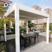 Pergola motorisée moderne Prima en promotion, résistante au vent, sur mesure, pour terrasse, cour et bord de piscine