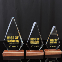 Trophée en cristal personnalisé populaire avec base en bois pour les récompenses d'assurance et les cadeaux de bienvenue Graphiques imprimés UV pour les salons professionnels