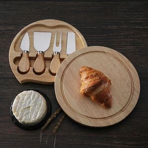 Plateau à fromage en bois et couteaux en acier inoxydable, ensemble cadeau de planche à servir en bois de chêne - Product Image 2