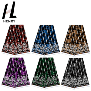 Tessuto polinesiano Henry per abito dritto motivo a righe verticali poliestere stampato digitale tessuti grigi neri per indumento - Product Image 2