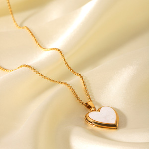 Ganku 18K oro cadena de eslabones de acero inoxidable estilo francés de moda Concha blanca en forma de corazón CAJA DE FOTOS colgante collar <span class=keywords><strong>para</strong></span> regalo - Product Image 5