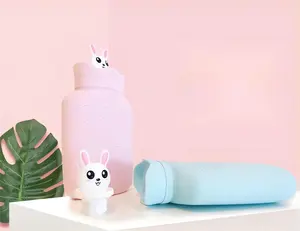 Bouteille d'eau chaude en silicone sans BPA de conception mignonne Sac d'eau chaude Bouteille <span class=keywords><strong>chauffante</strong></span> pour <span class=keywords><strong>micro</strong></span>-ondes Thérapies chaudes et froides - Product Image 5