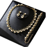 Collar Retro con Forma de Hoja de Perla - una Pieza de Joyería con Forma de Hoja Rara y Elegante