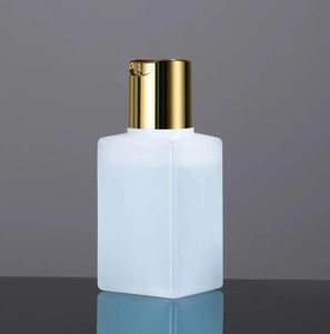 50 PCS/<span class=keywords><strong>LOT</strong></span> 50ML 100ML Bouteille En <span class=keywords><strong>Plastique</strong></span> Vide avec Bouchon De Disque En Or Carré Cosmétique Liquide Conteneur De Qualité <span class=keywords><strong>Alimentaire</strong></span> HDPE Bouteilles - Product Image 4