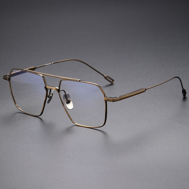 81017Titanium Men's Square Eyewear Glasses Fashionable Gold Frame with AC Lens Diamond Face Shape Match Solid Pattern