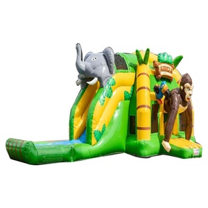 Les enfants adorent le château gonflable multi-activités « Super Jungle », personnalisable en taille. - Product Image 1