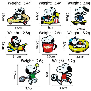 Broche de personnage de dessin animé pour loisirs et divertissements, accessoire mignon en forme de chiot Snoopy, décoration pour sac à dos - Product Image 4