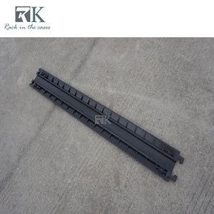 Protecteur de câble électrique extérieur en PVC flexible, rampe de protection de câble au sol en caoutchouc pour passage routier - Product Image 4