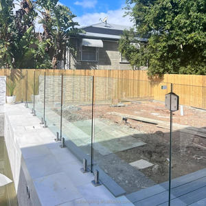 Panneaux de balustrade modernes en aluminium et verre pour usage extérieur et intérieur – Balcon, villa, centre commercial – Clôture de sécurité autoportante - Product Image 2