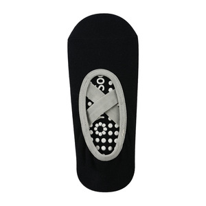 Vente en gros de chaussettes d'intérieur à tête ronde et dos nu Chaussettes de yoga Pilates personnalisées antidérapantes pour femmes de haute qualité - Product Image 1