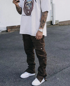 <span class=keywords><strong>Pantaloni</strong></span> da uomo personalizzati in cotone 100% <span class=keywords><strong>con</strong></span> 6 tasche <span class=keywords><strong>laterali</strong></span> <span class=keywords><strong>pantaloni</strong></span> Cargo larghi Streetwear <span class=keywords><strong>pantaloni</strong></span> della tuta impilati svasati <span class=keywords><strong>con</strong></span> orlo diviso per uomo - Product Image 5