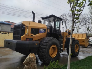 Chargeuse sur pneus articulée 4x4 de 7 tonnes SEM676F avec attache rapide et liaison en <span class=keywords><strong>Z</strong></span> - Product Image 6