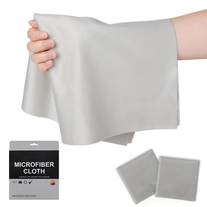 Paño de Microfibra InnoVue Opto CF-01 Negro y Gris para Lentes Ópticas, Pantallas de Teléfono y Cuidado de Lentes - Product Image 3