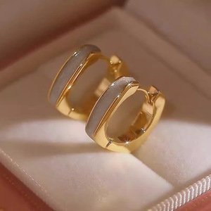 Orecchini a polsino a cuore cavo da donna, accessori per l'orecchio semplici per l'uso quotidiano - Product Image 4