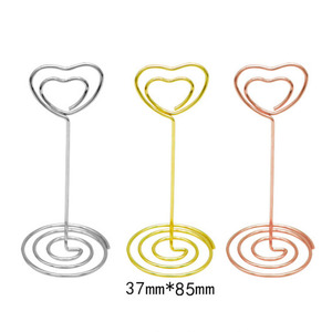 Porte-Nom et Numéro de Table en Métal en Forme de Cœur, Disponible en Diverses Tailles et Couleurs pour Décorations de Mariage - Product Image 2