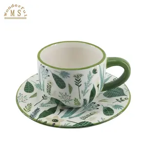 Vente en gros de tasse en céramique ins cadeaux faits à la main 10oz tasse à café et soucoupe personnalisées thé de l'après-midi tasse en grès rétro tasse en céramique avec
