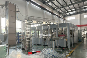 Projet clé en main : Machine <span class=keywords><strong>automatique</strong></span> de soufflage, de remplissage et de bouchage de bouteilles d'eau en plastique Combiblock - Product Image 5