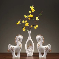 Statue de cheval artisanale pour la famille, en céramique émaillée personnalisée, blanche et noire, art moderne pour la décoration de Noël à la maison