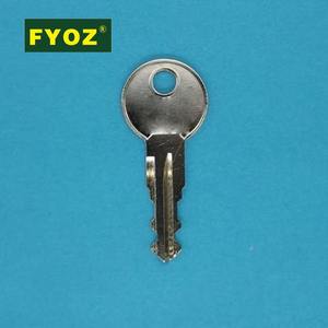 Clé <span class=keywords><strong>de</strong></span> remplacement pour les systèmes <span class=keywords><strong>de</strong></span> porte-bagages et les coffres <span class=keywords><strong>de</strong></span> <span class=keywords><strong>toit</strong></span> <span class=keywords><strong>Thule</strong></span> - Numéro <span class=keywords><strong>de</strong></span> clé <span class=keywords><strong>Thule</strong></span> N107 - Product Image 1