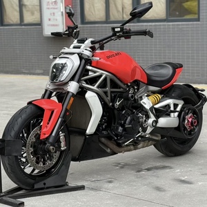 Motocicleta de calle de gasolina Diavel de segunda mano, de lujo y potente - Product Image 3