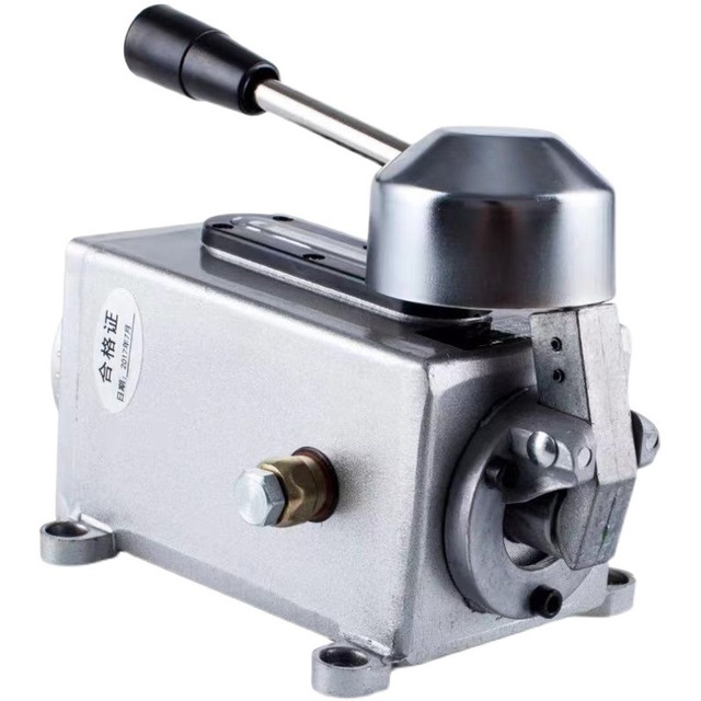 Y6 Manual Hand Crank Oil Pump For Punch Presses And Cnc Machine Tools With Easy Operation Mechanism