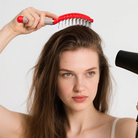 Brosse à Cheveux Professionnelle Antidérapante pour Salon, Séchage Rapide, Courbée, Ventilée, Rouge, Massage du Cuir Chevelu, Démêlante, pour Séchage au Sèche-Cheveux