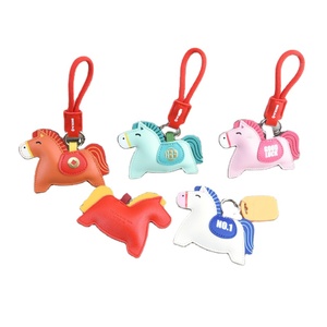 Llaveros de la Suerte al por Mayor 2026, Colgante de Caballo Bonito con Llavero, Porta Llaves de Coche, Mini Colgante de Pony - Product Image 1