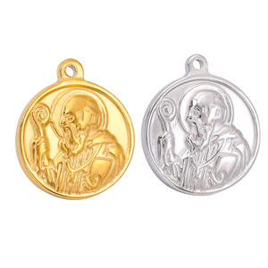 Pendentif Saint Benoît Acier Inoxydable PVD Or 18K Argent San Benito Mon Héros Médailles Catholiques Bénédictines Pendentifs - Product Image 1