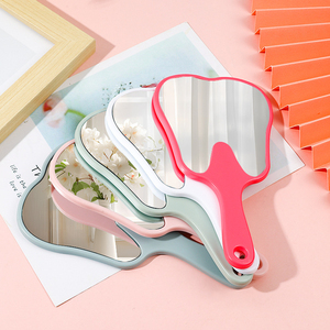 Nuevo diseño de espejo cosmético en forma de diente de mano lindo maquillaje colorido espejo de boca Dental de plástico - Product Image 4